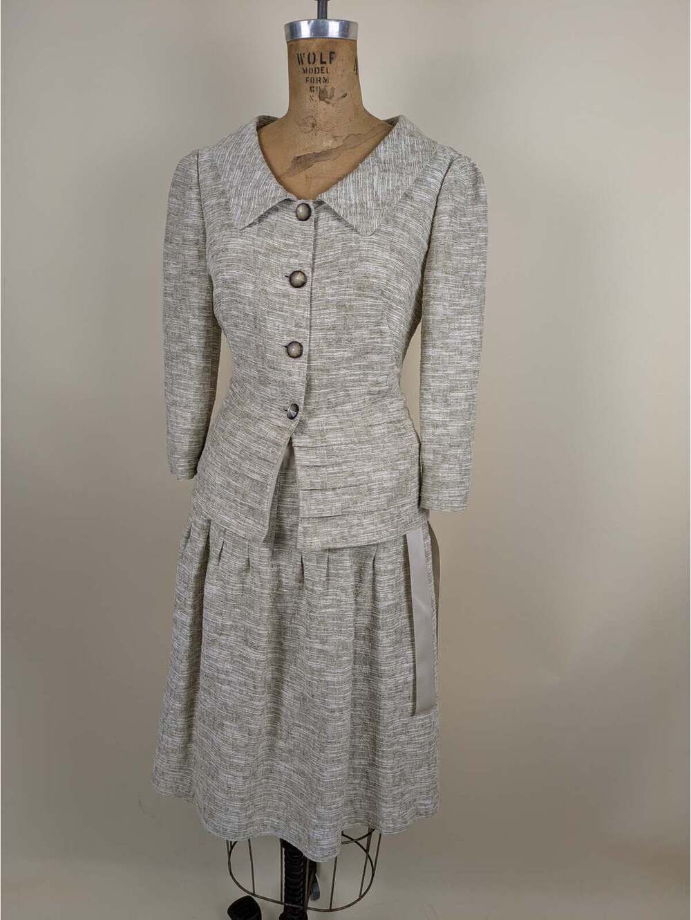 Armani collezioni beige tweed jacket skirt suit